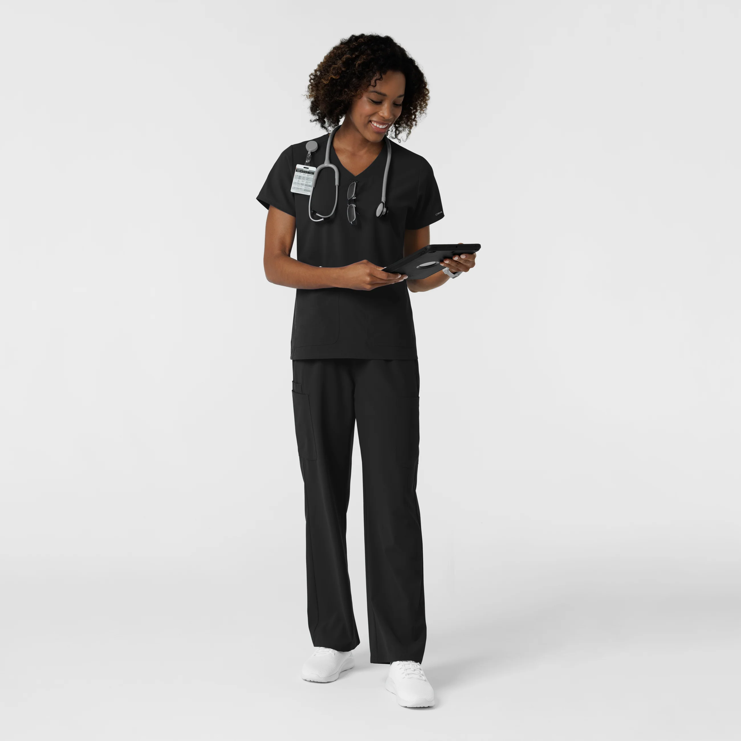 NURTUR Women's V-Neck Scrub Top - Black - Image 3