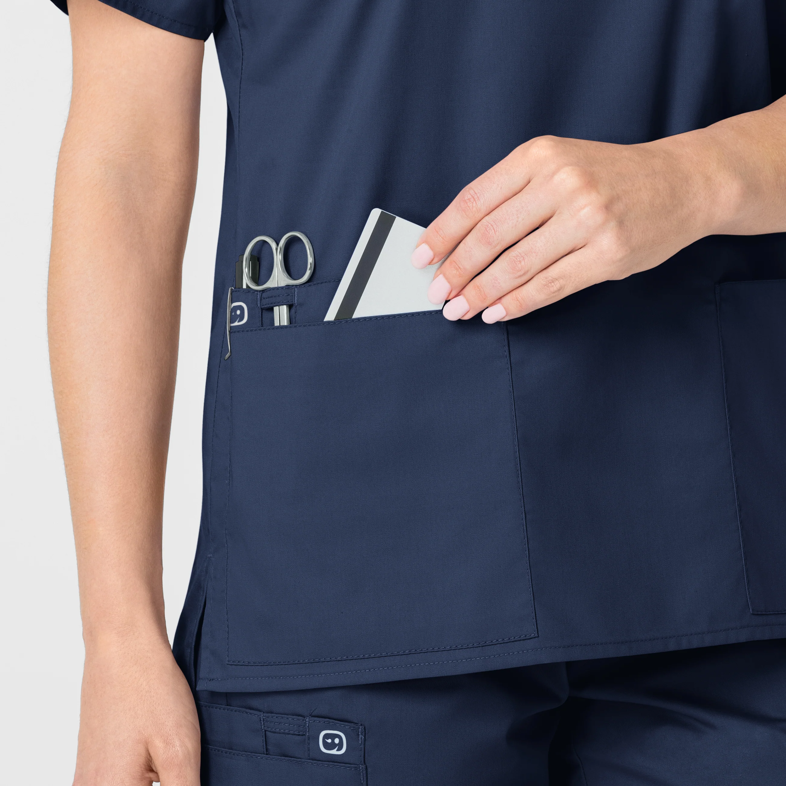 WonderWORK Women's V-Neck Scrub Top - Navy - Image 7